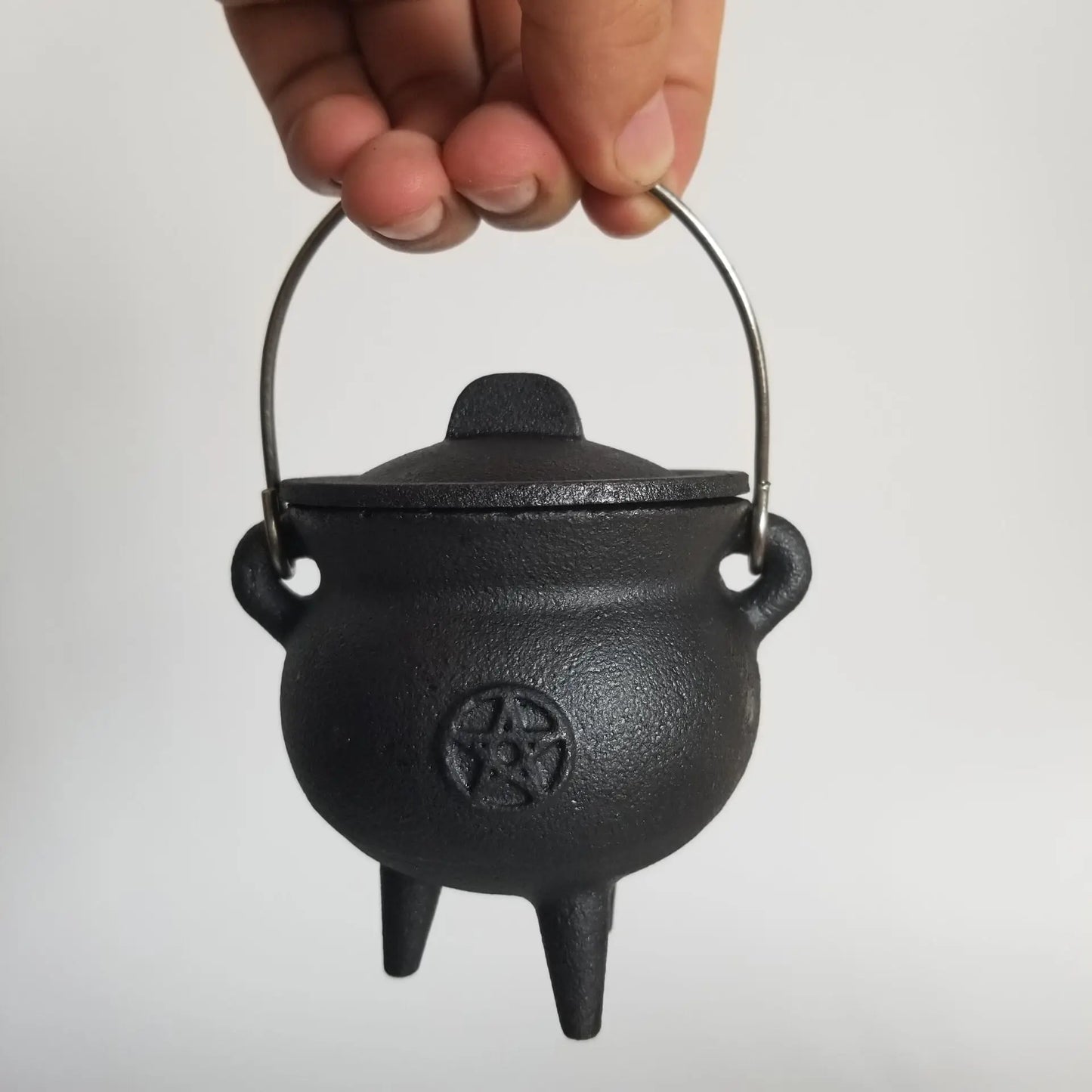 Pentagram Cast Iron Ritual Cauldron - Enchant Your Practice