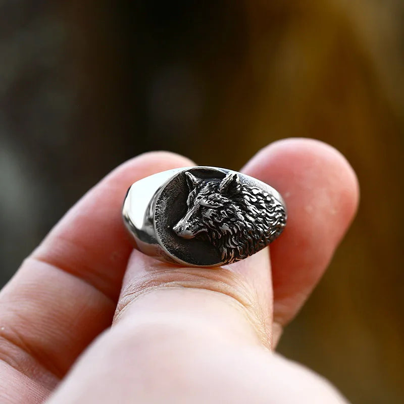 Lunar Wolf Guardian Ring – Enchanting Viking Stainless Steel Jewelry