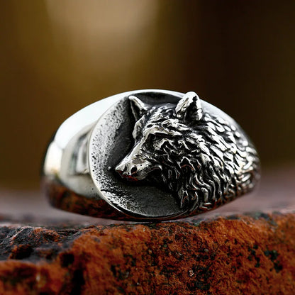 Lunar Wolf Guardian Ring – Enchanting Viking Stainless Steel Jewelry